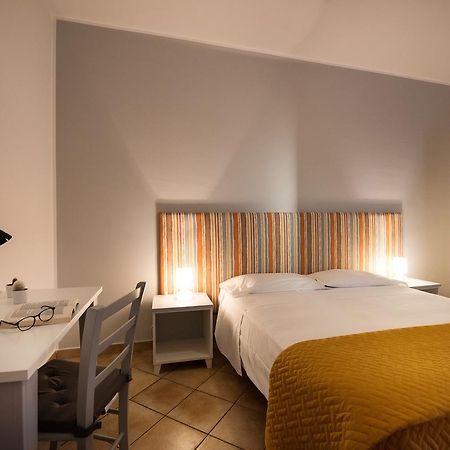 Cabrera House Bed & Breakfast ปอซซัลโล ภายนอก รูปภาพ