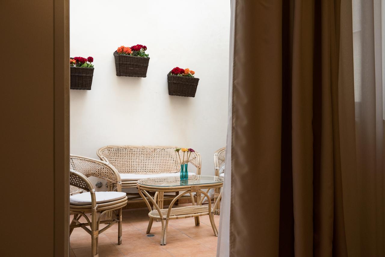 Cabrera House Bed & Breakfast ปอซซัลโล ภายนอก รูปภาพ