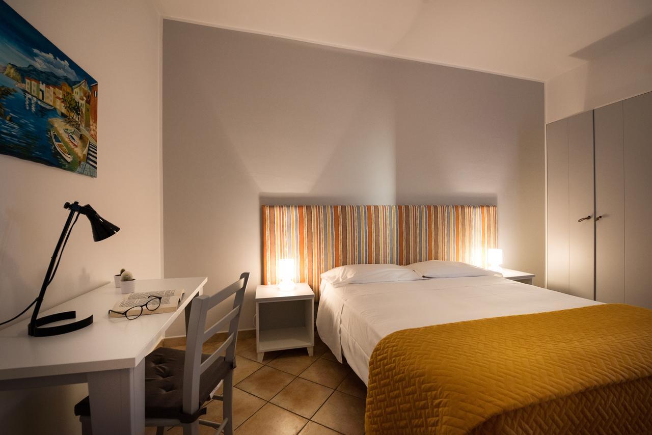Cabrera House Bed & Breakfast ปอซซัลโล ภายนอก รูปภาพ