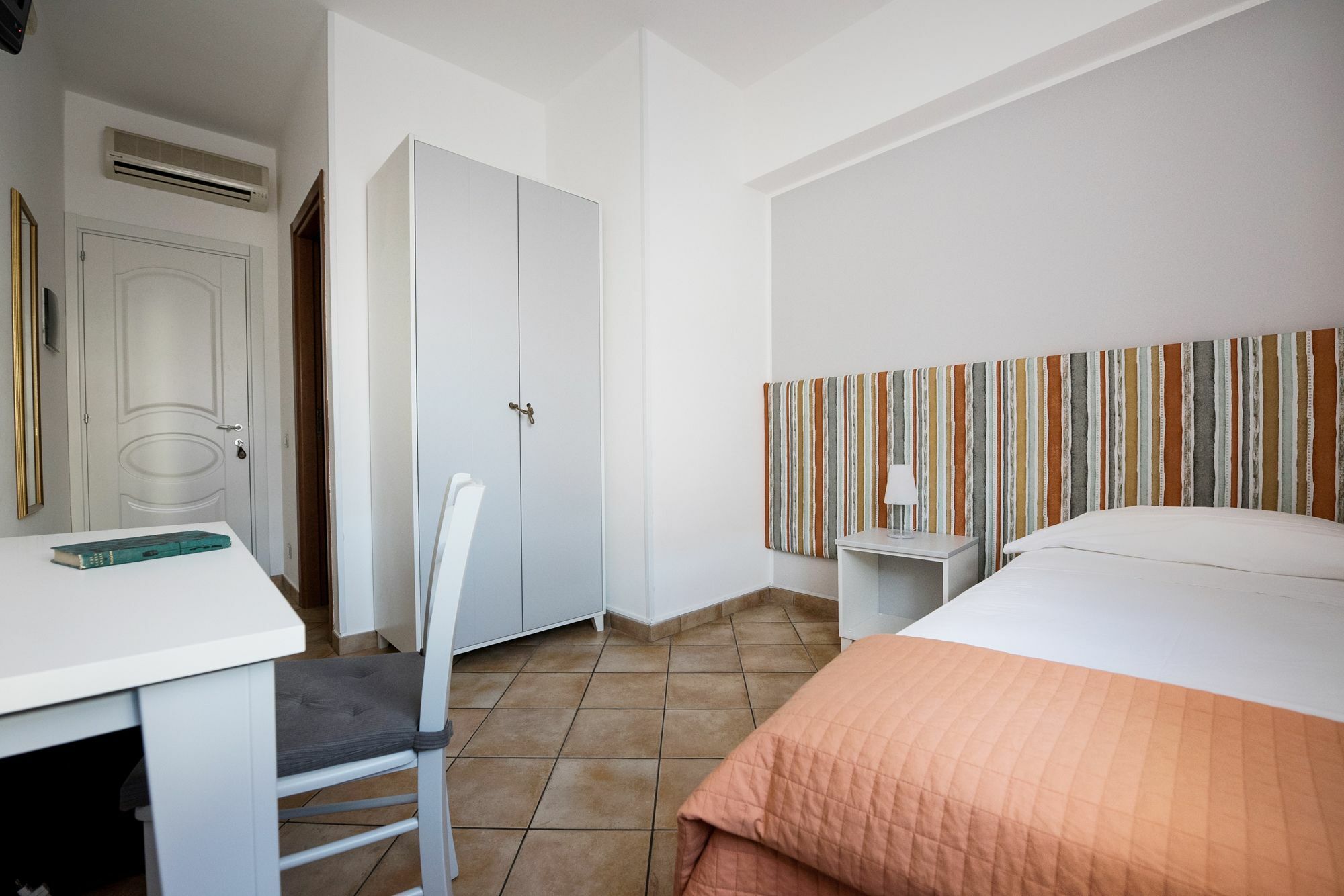 Cabrera House Bed & Breakfast ปอซซัลโล ภายนอก รูปภาพ