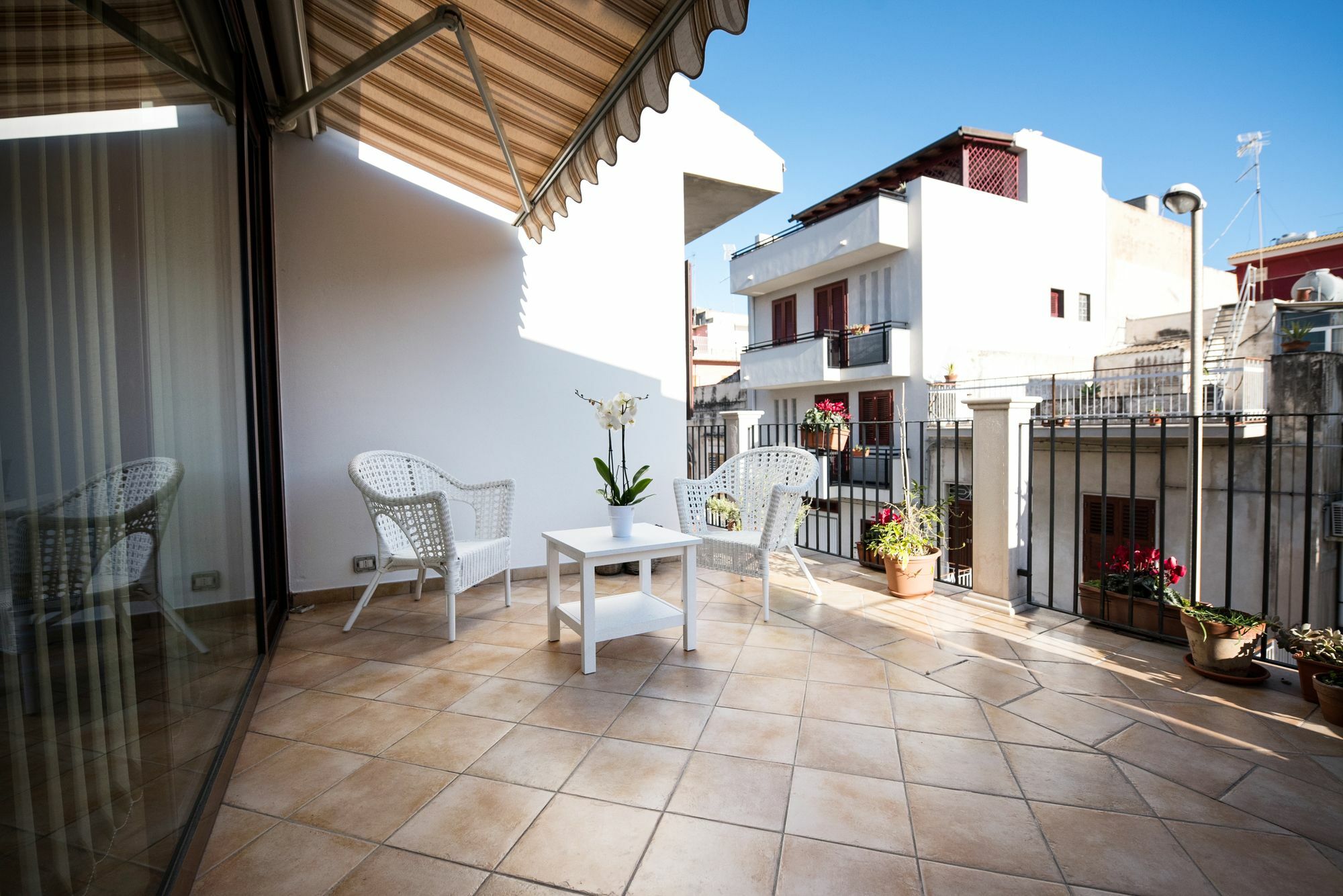 Cabrera House Bed & Breakfast ปอซซัลโล ภายนอก รูปภาพ