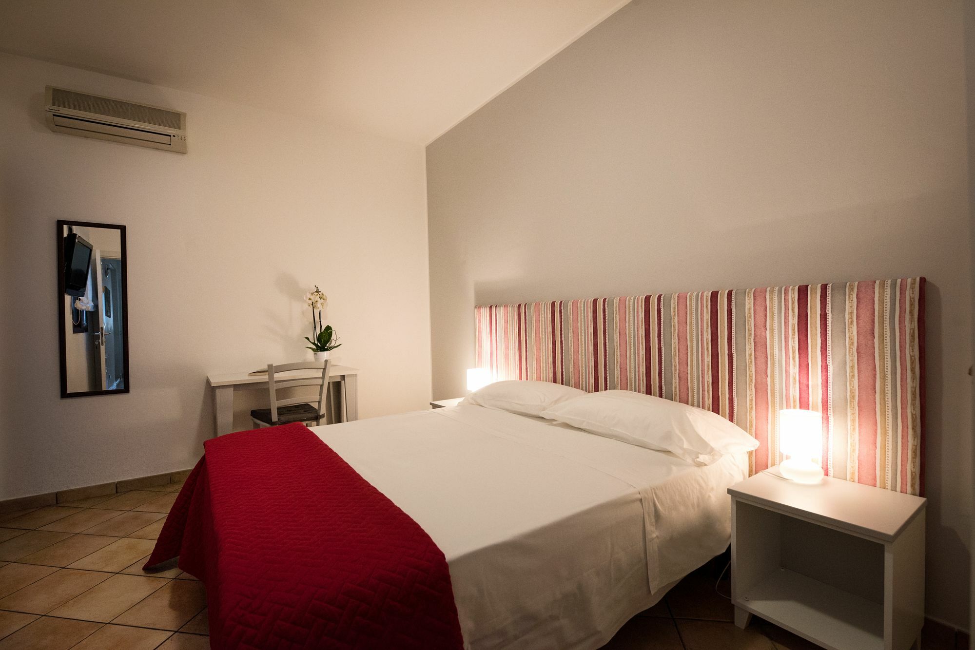 Cabrera House Bed & Breakfast ปอซซัลโล ภายนอก รูปภาพ
