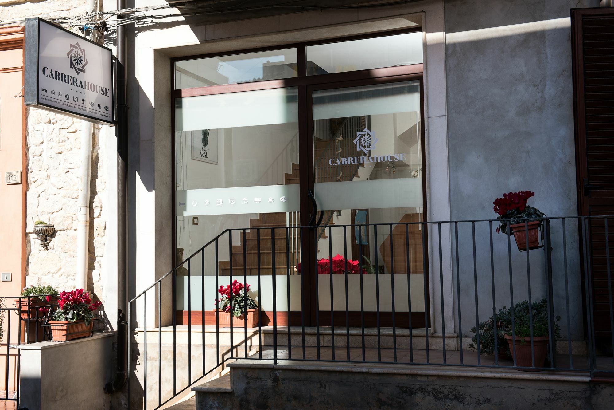 Cabrera House Bed & Breakfast ปอซซัลโล ภายนอก รูปภาพ